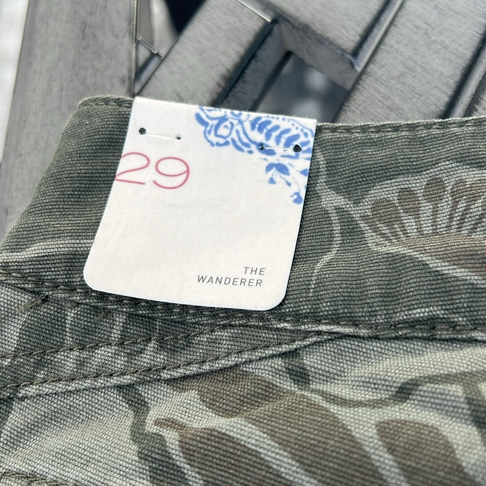 Anthropologie Pilcro The Wanderer Camo Floral Print Shorts - Picture 7 of 9